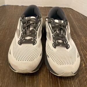 Brooks Mens Adrenaline GTS 23 1103914E065 Gray Running Shoes Sneakers Size 9